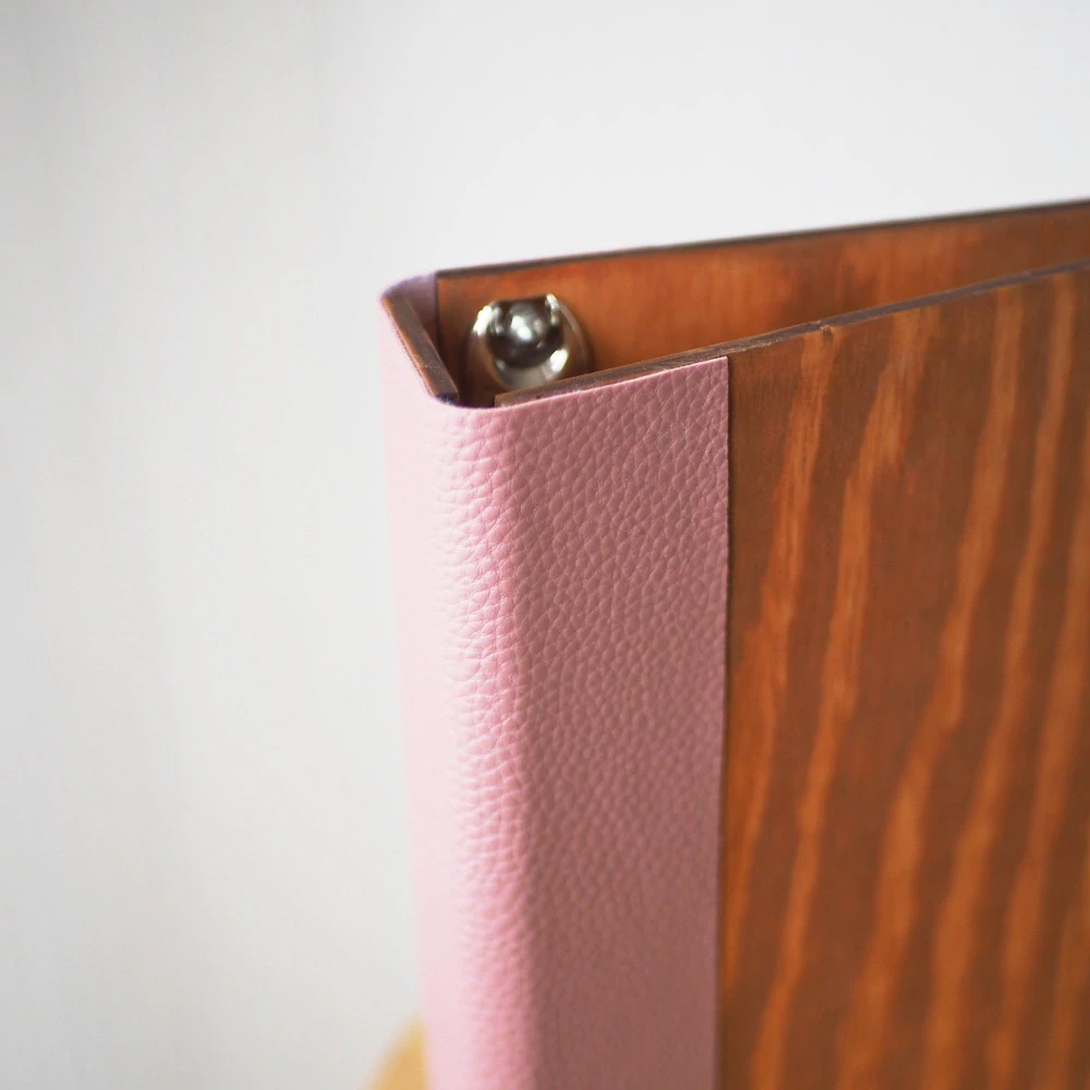 Dřevěný šanon - skořicový