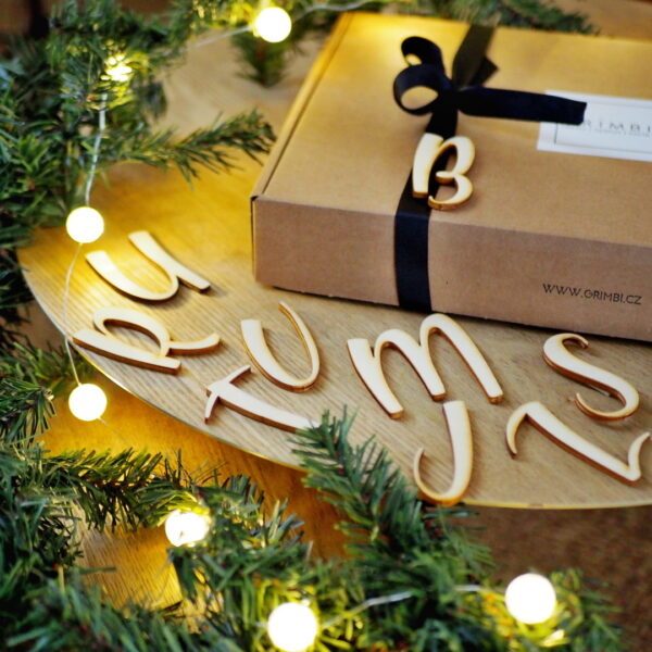dřevěné písmenko na dárky